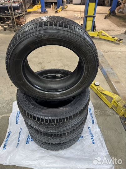 Dunlop SP Winter Ice 01 205/60 R16