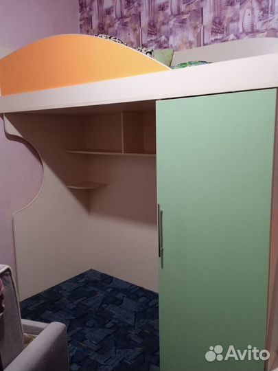 Двухъярусная кровать со шкафом и тумбачками