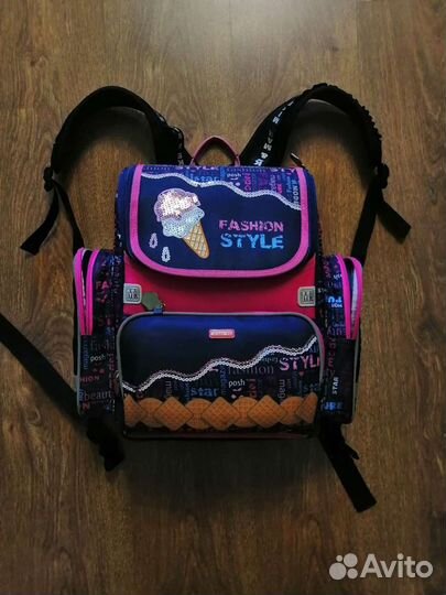 Рюкзак школьный