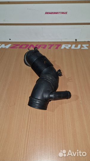 Патрубок воздушного фильтра Volkswagen Passat B6