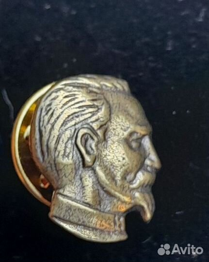 Значок фрачник Феликс новый