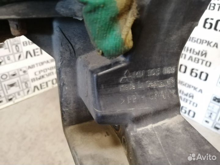 Панель передняя правая для Mitsubishi Colt (Z3)