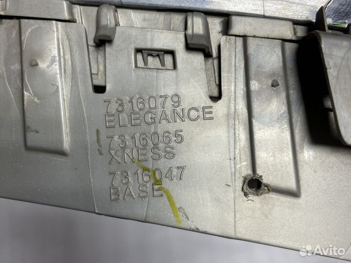 Декоративная решетка левая BMW F15