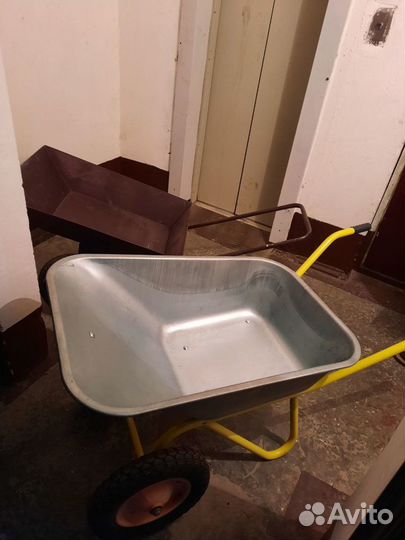 Тачка садово-строительная