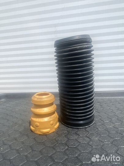 Отбойник, пыльник передней стойки VW Touran