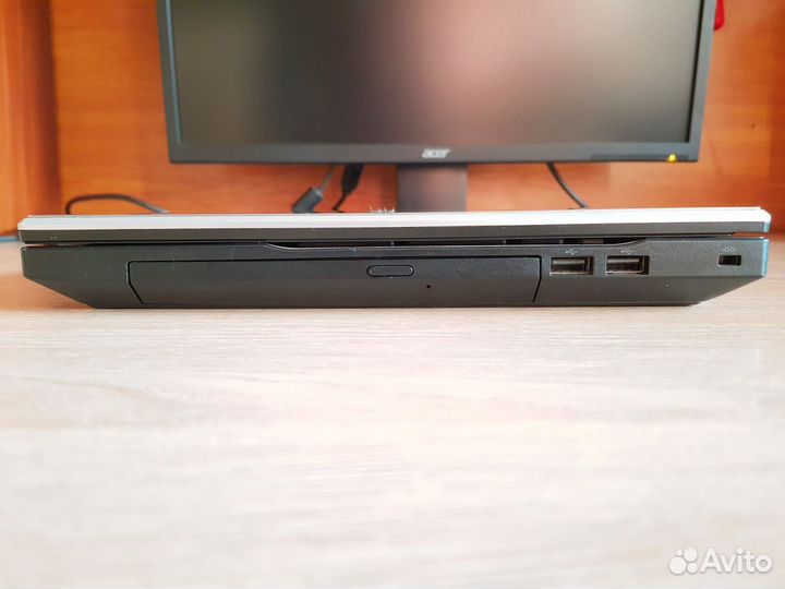 4 ядра/256Gb ssd/8Gb оперативной памяти/ Samsung