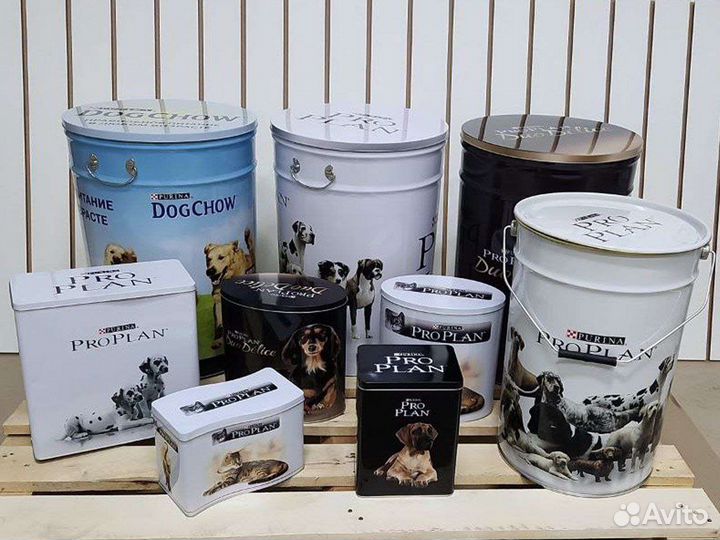 Бак для корма собаки, кошки