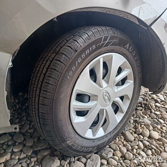 Покрышка на мотоцикл 15