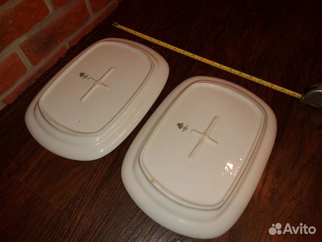 Пара фарфоровых блюд