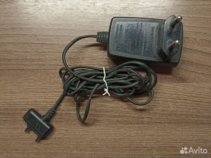 Зарядка для телефона Sonni Ericsson