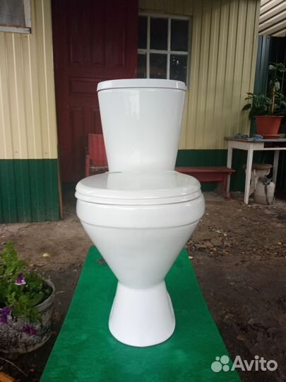 Унитаз с бачком новый