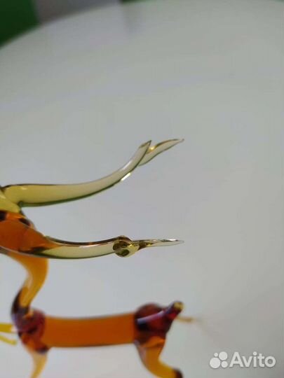 Фигурки из цветного стекла