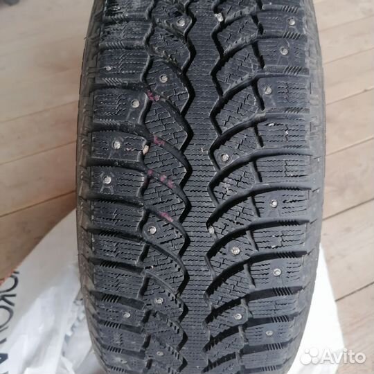 Bridgestone Blizzak Spike-01 185/55 R15 82T