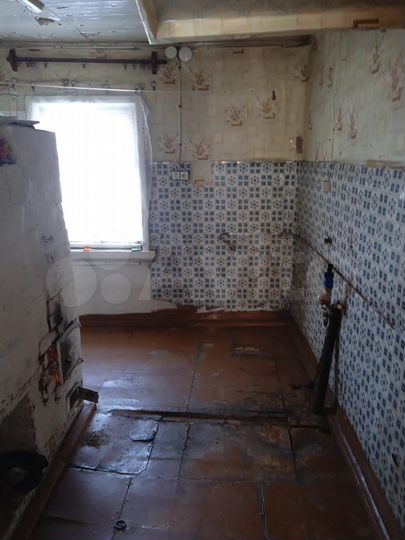 Дом 40,6 м² на участке 9,81 га