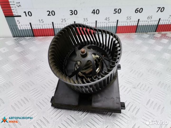 Моторчик печки Volkswagen Golf 3 1998 1J1819021C