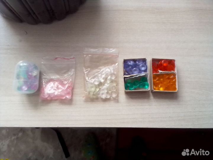 Продам камушки цветные
