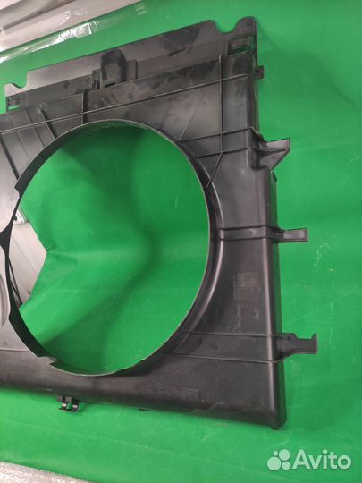 Диффузор радиатора Mercedes Sprinter 906