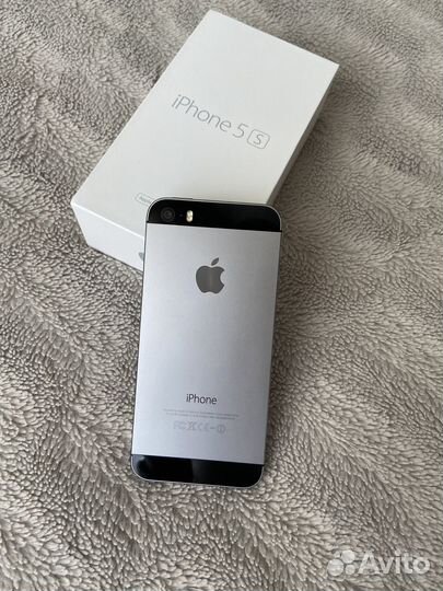 Телефон iPhone 5s