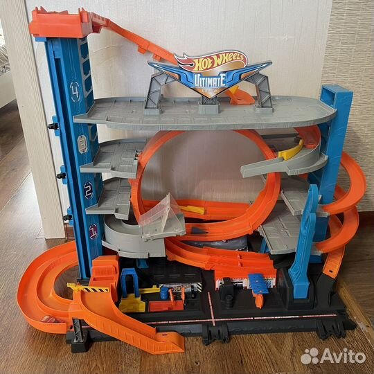 Трек Мега гараж Хот вилс