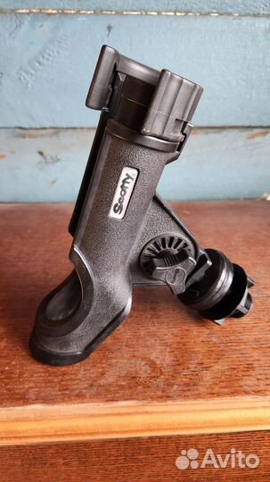 Держатель для спиннинга на катер 431 Scotty Canadа