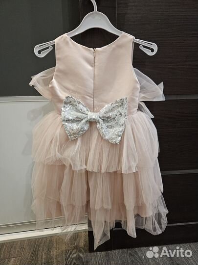 Платье для девочки нарядное праздничное 104