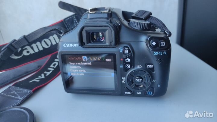 Canon EOS 1100D kit в отличном состоянии