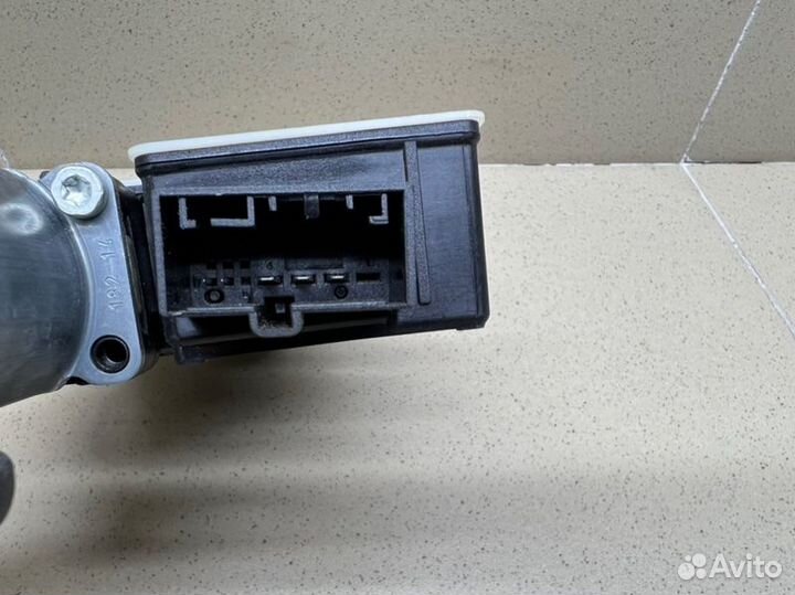 Моторчик стеклоподъемника задний правый Audi A3 8V