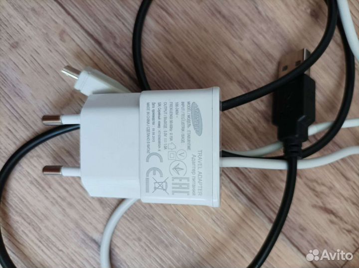 Адаптер питания для телефона