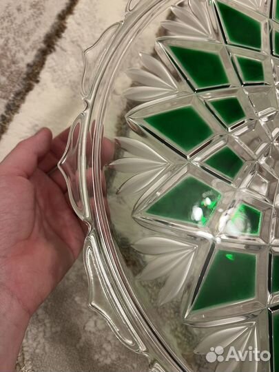 Тортница на ножке