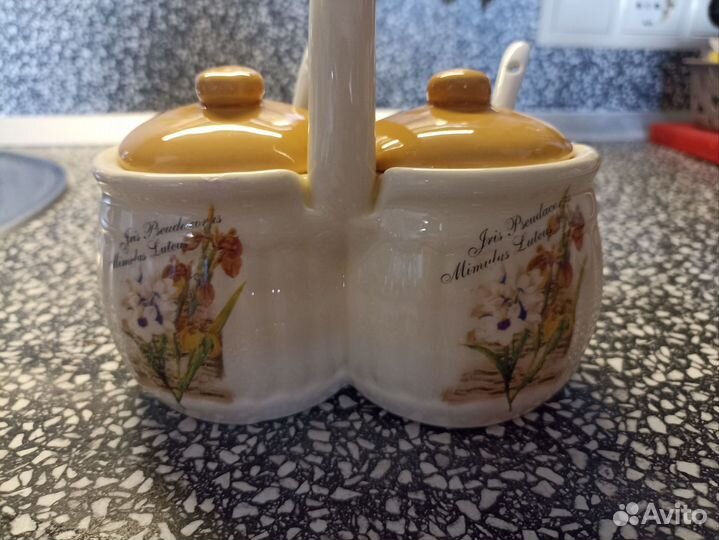 Банка для специй двойная с ложками