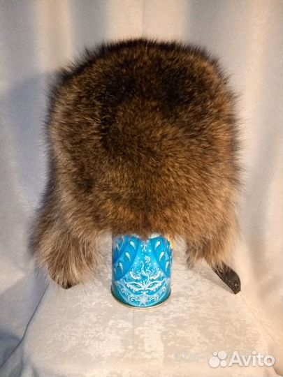 Шапка-ушанка из меха енота