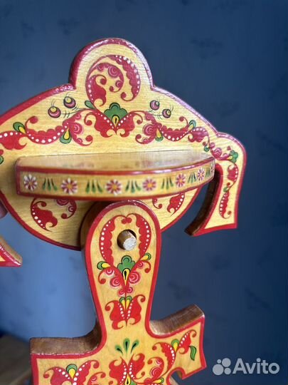 Разделочная доска с вешалом и полочкой