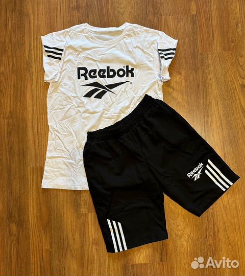 Спортивный костюм Reebok
