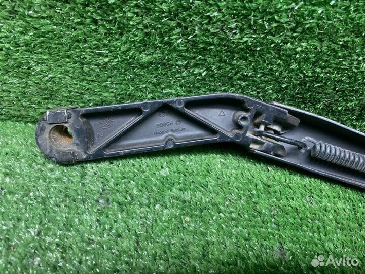 Поводок дворника левый Mercedes-Benz E W210