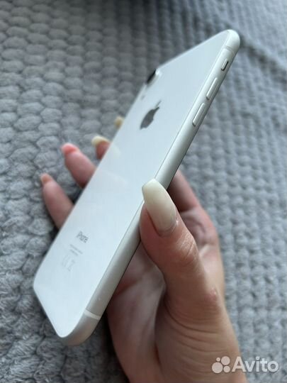 iPhone xr 64gb белый
