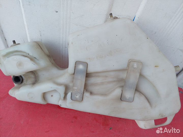 Бачок омывателя Ford Fiesta 4