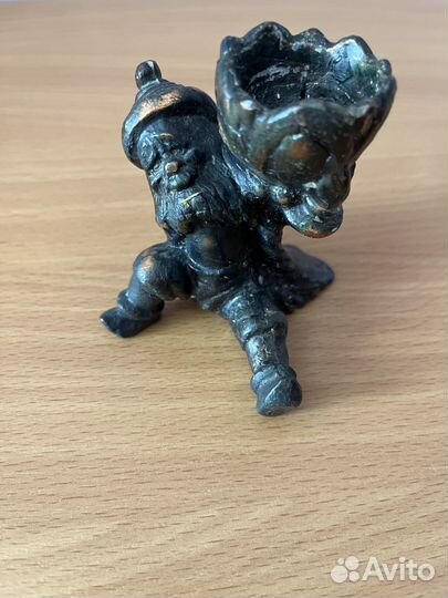 Фигурки, подсвечник из цветных металлов, бронза