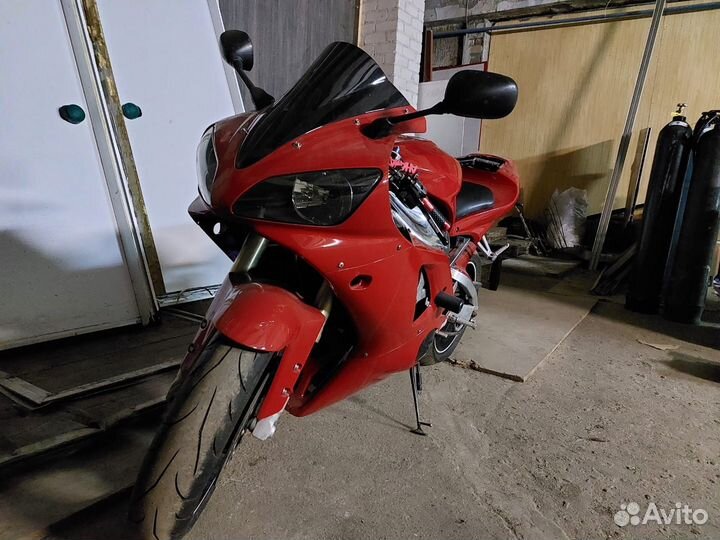 Yamaha R1