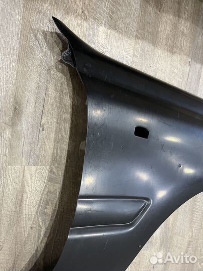 Переднее крыло Toyota Land Cruiser 80 пластиковое