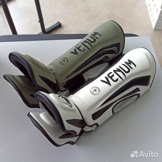 Защита голени и стопы щитки Venum для единоборств