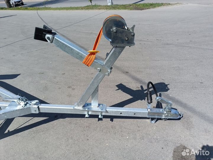 Прицеп лодочный кмз 4,4х1,75 