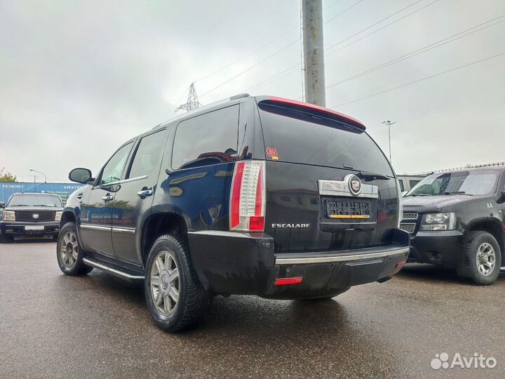 В разборе Cadillac Escalade III GMT900 (2007-2014)