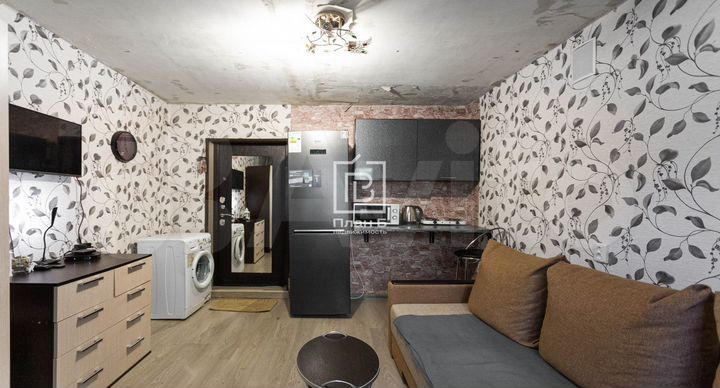 Комната 13 м² в 8-к., 2/5 эт.