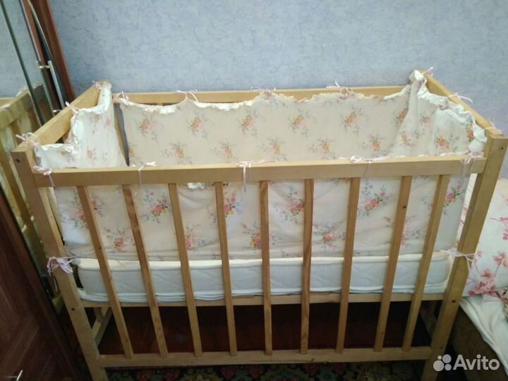 Кроватка детская с матрасом