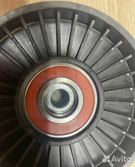 Ведущий ролик поликлиновый ремень