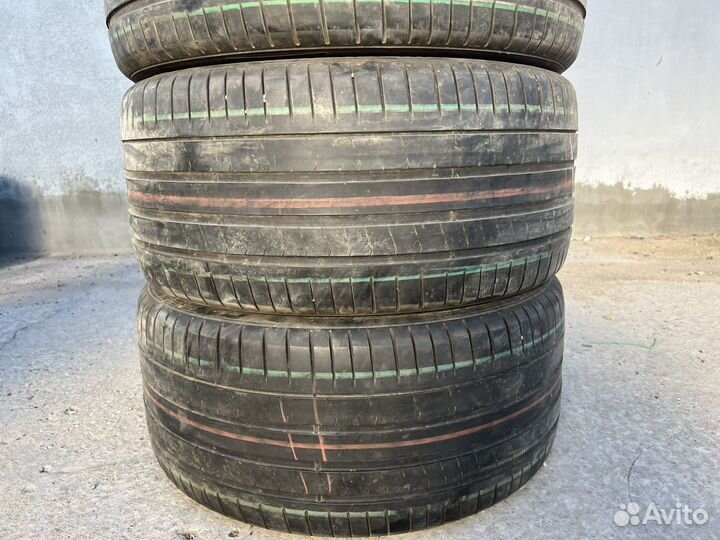 Pirelli P Zero PZ4 275/40 R21 и 315/35 R21