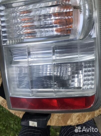 Фанарь задний правый Toyota Prius 30