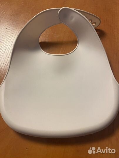 Нагрудник силиконовый для кормления