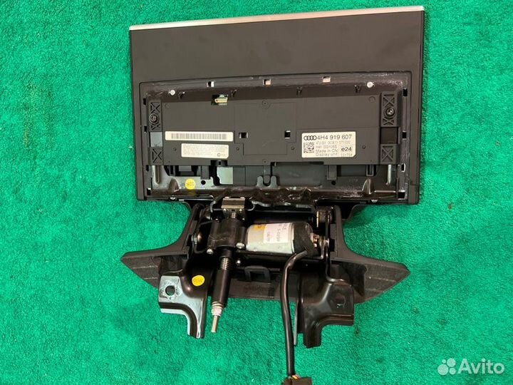 Монитор для заднего пассажира правый Audi A8 4H D4