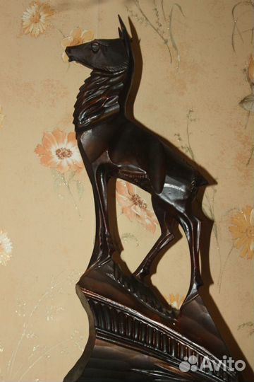 Старинная ваза и др. дер резьба